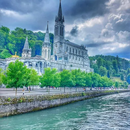 Christina Hotel Lourdes