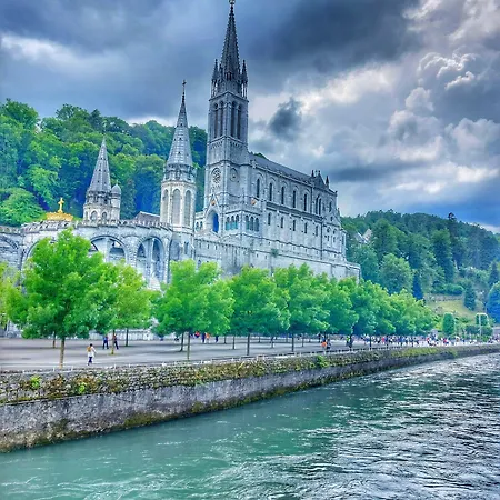 Christina 3* Lourdes